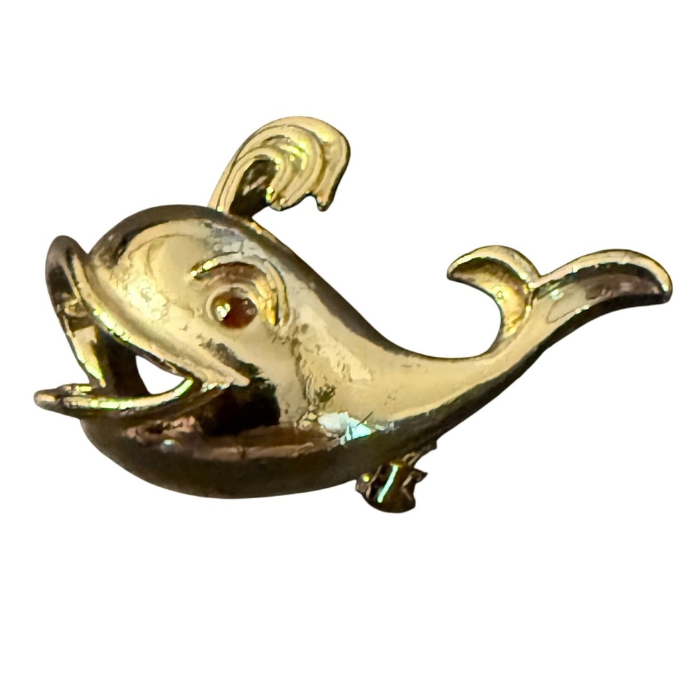 Vintage Gold Tone Whale‎ Pin Brooch with Red Rhinestone Eye Novelty Cute